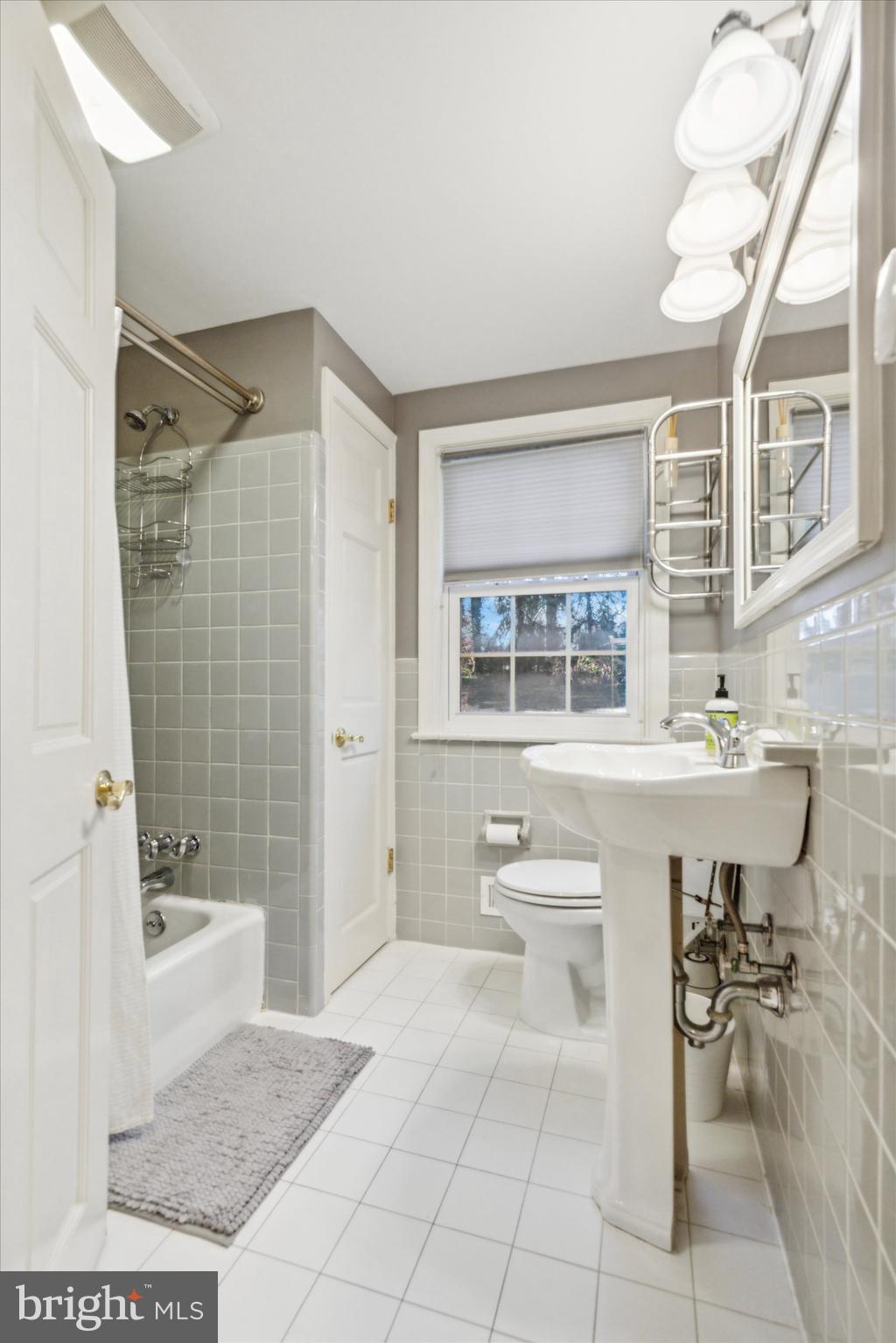 151 Anthony Wayne Drive Wayne, PA 19087 - Photo 31 of 35