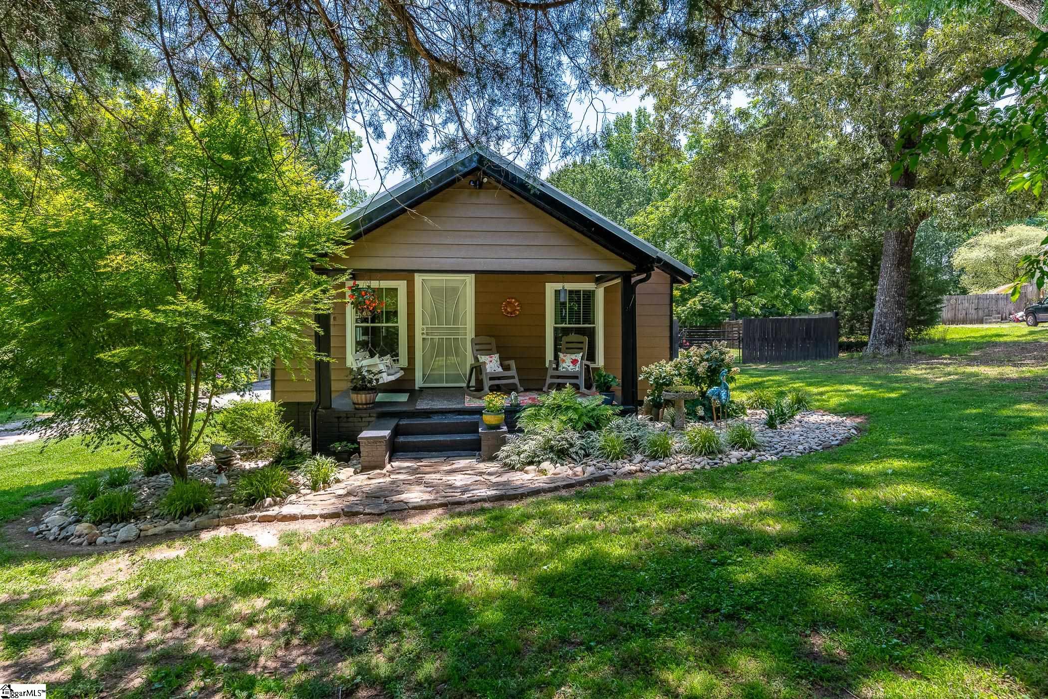2261 Fews Chapel Road Greer, SC 29651 - Photo 3 of 42