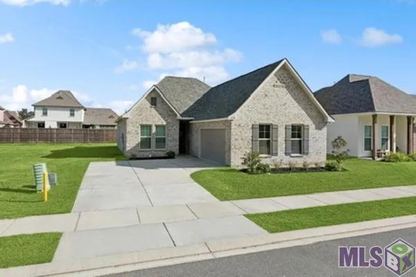 $2,600 | 1833 Marshall Jones Sr Avenue, Zachary, LA 70791