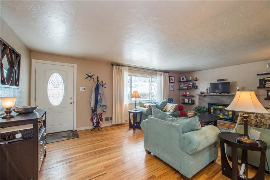 1212 Girard Road Whitehall, PA 15227 - Photo 5 of 24 Living Room