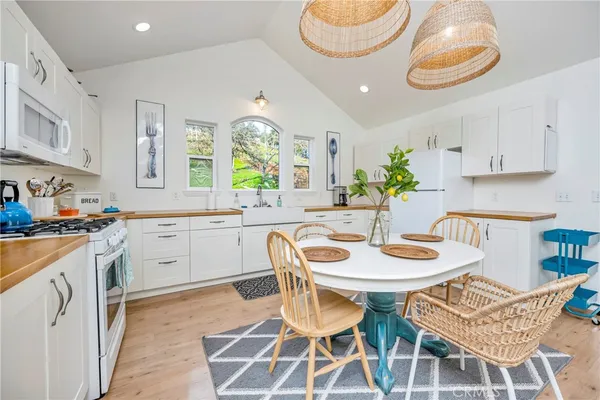 $1,700 | 19618 Stinson Road, Hidden Valley Lake, CA 95467