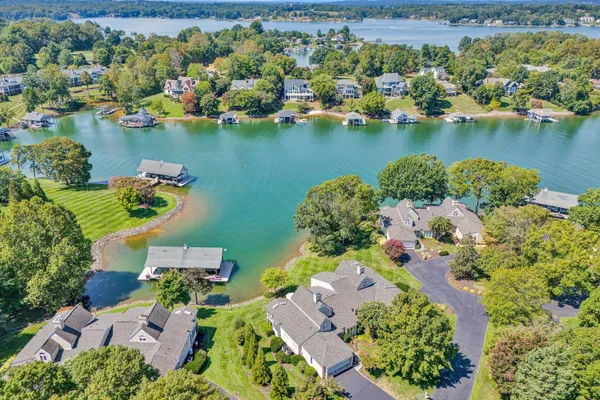 $1,595,000 | 253 Island Green Drive, Penhook, VA 24137