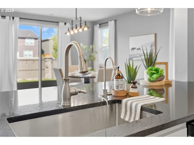 $579,900 | 2035 35th Avenue, Forest Grove, OR 97116