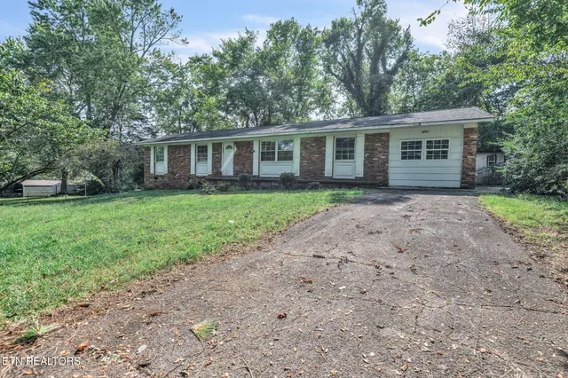 $317,900 | 229 Engert Road, Knoxville, TN 37922