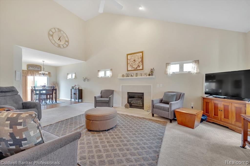 6087 Davison Road Burton, MI 48509 - Photo 10 of 28 Gallery Image 10