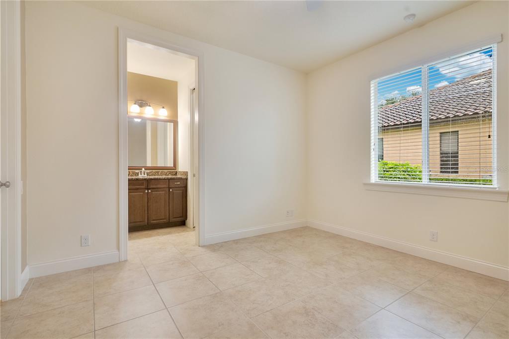 6510 Eagle Ridge Way Lakeland, FL 33813 - Photo 27 of 50 an empty room with windows and closet