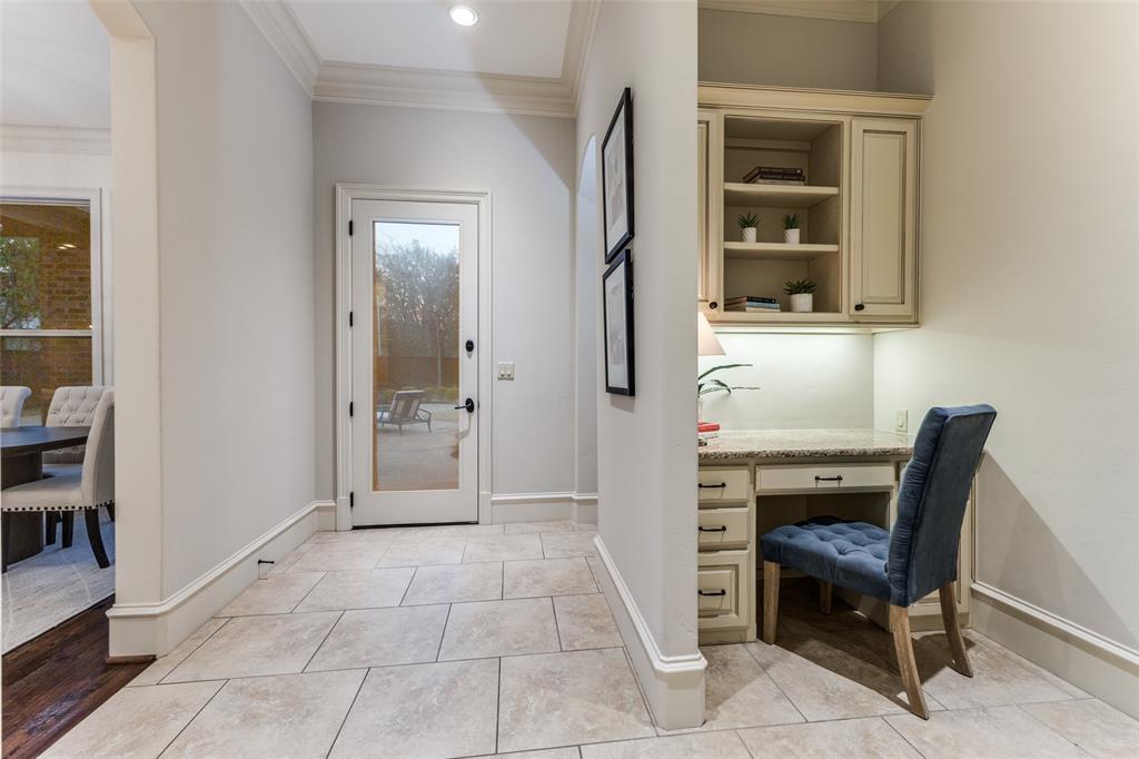 6031 Azalea Lane Dallas, TX 75230 - Photo 13 of 38 a view of a hallway with seating area