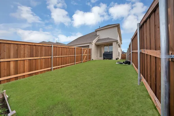 $2,000 | 7126 Helena Hill, Royse City, TX 75189
