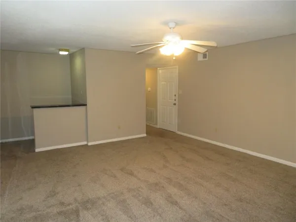$2,100 | 841 Fairfield Avenue, Gretna, LA 70056