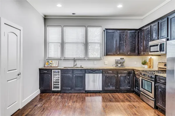 $2,808 | 4323 Dickason Avenue, Unit 2, Dallas, TX 75219