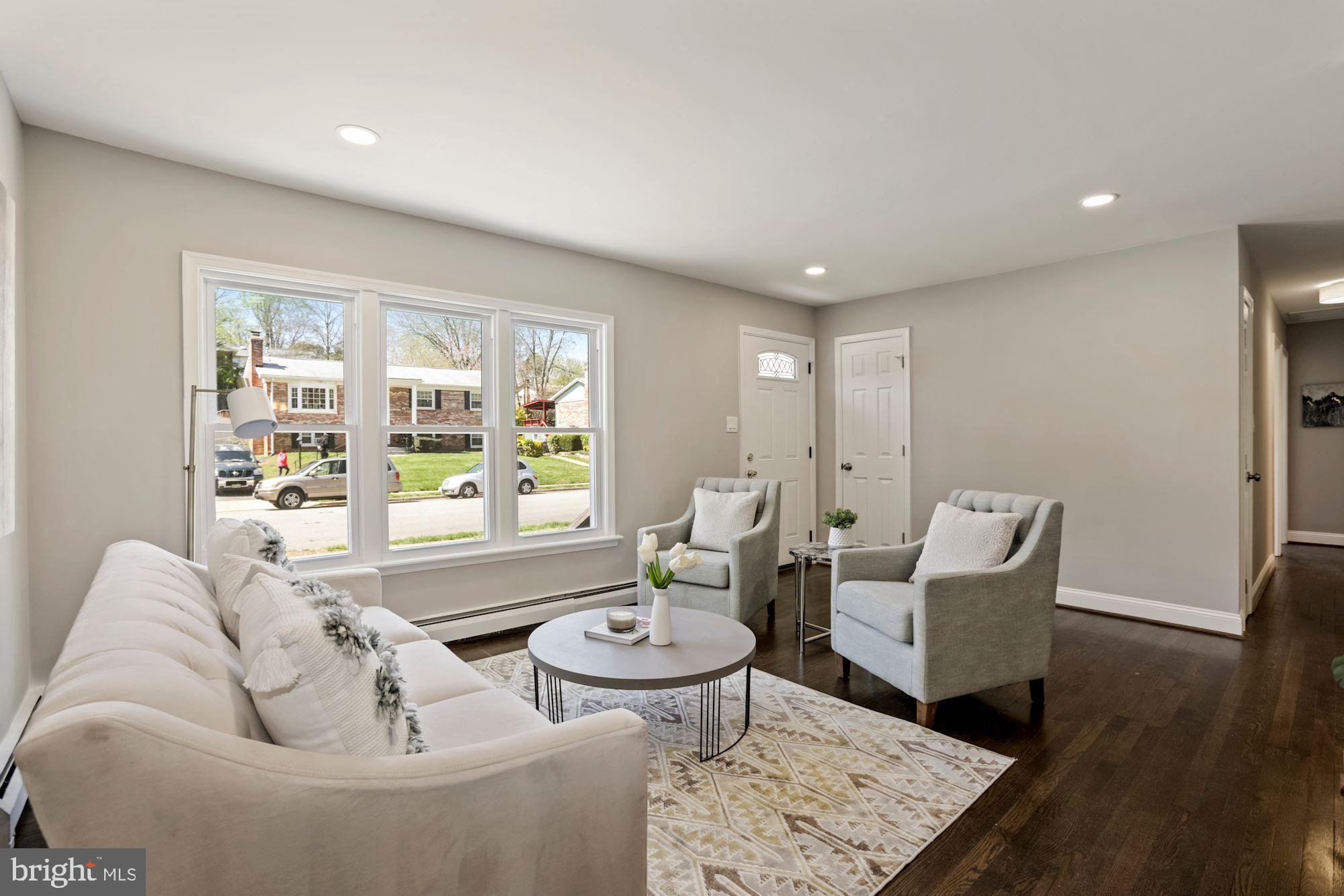 13623 Kingsman Road Woodbridge, VA 22193 - Photo 4 of 28 Gallery Image 4