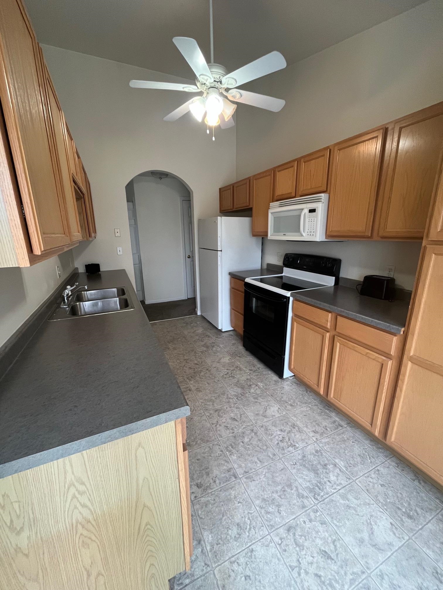 1002 Mallard Way Marinette, WI 54143 - Photo 5 of 7
