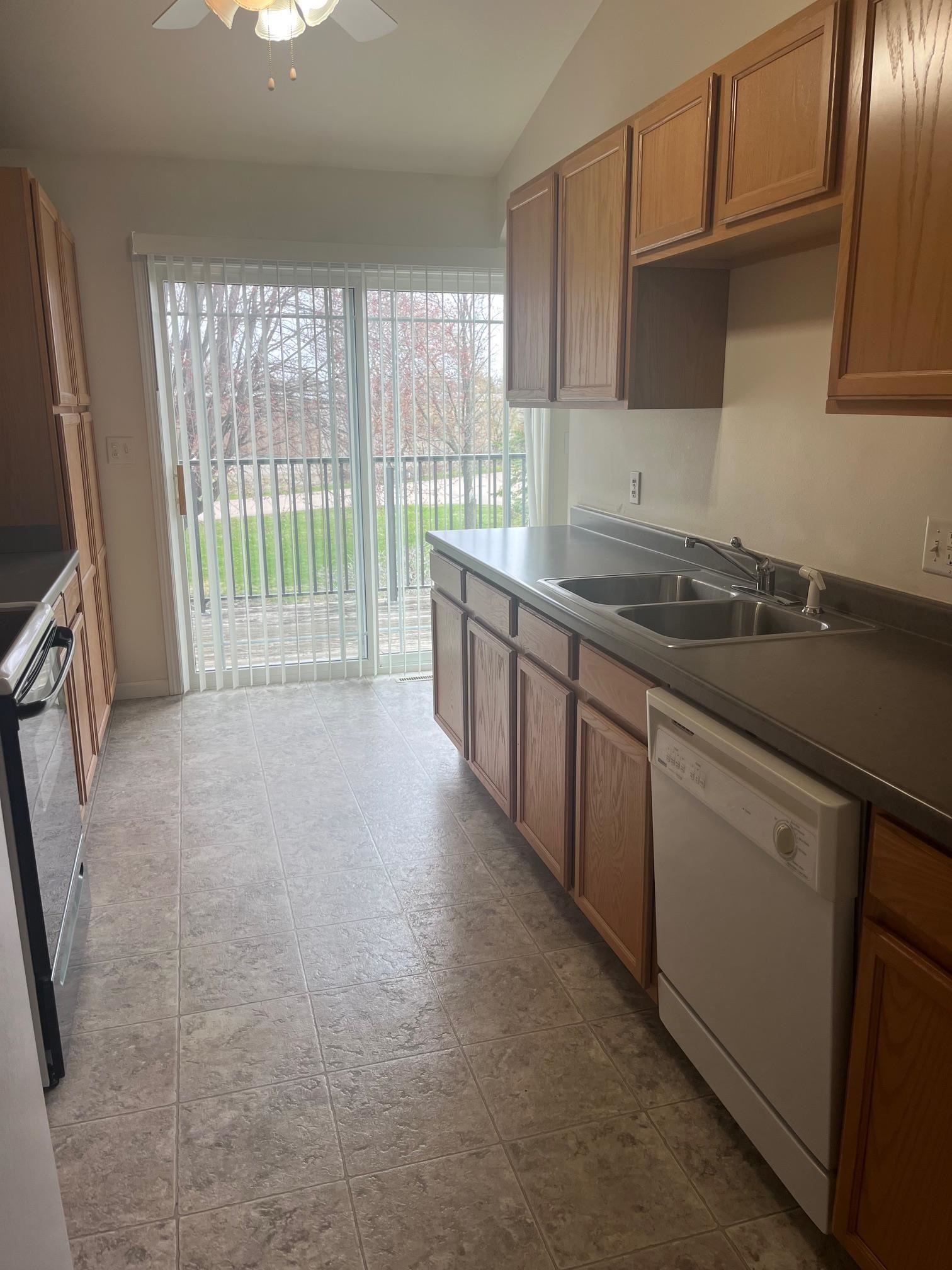 1002 Mallard Way Marinette, WI 54143 - Photo 6 of 7