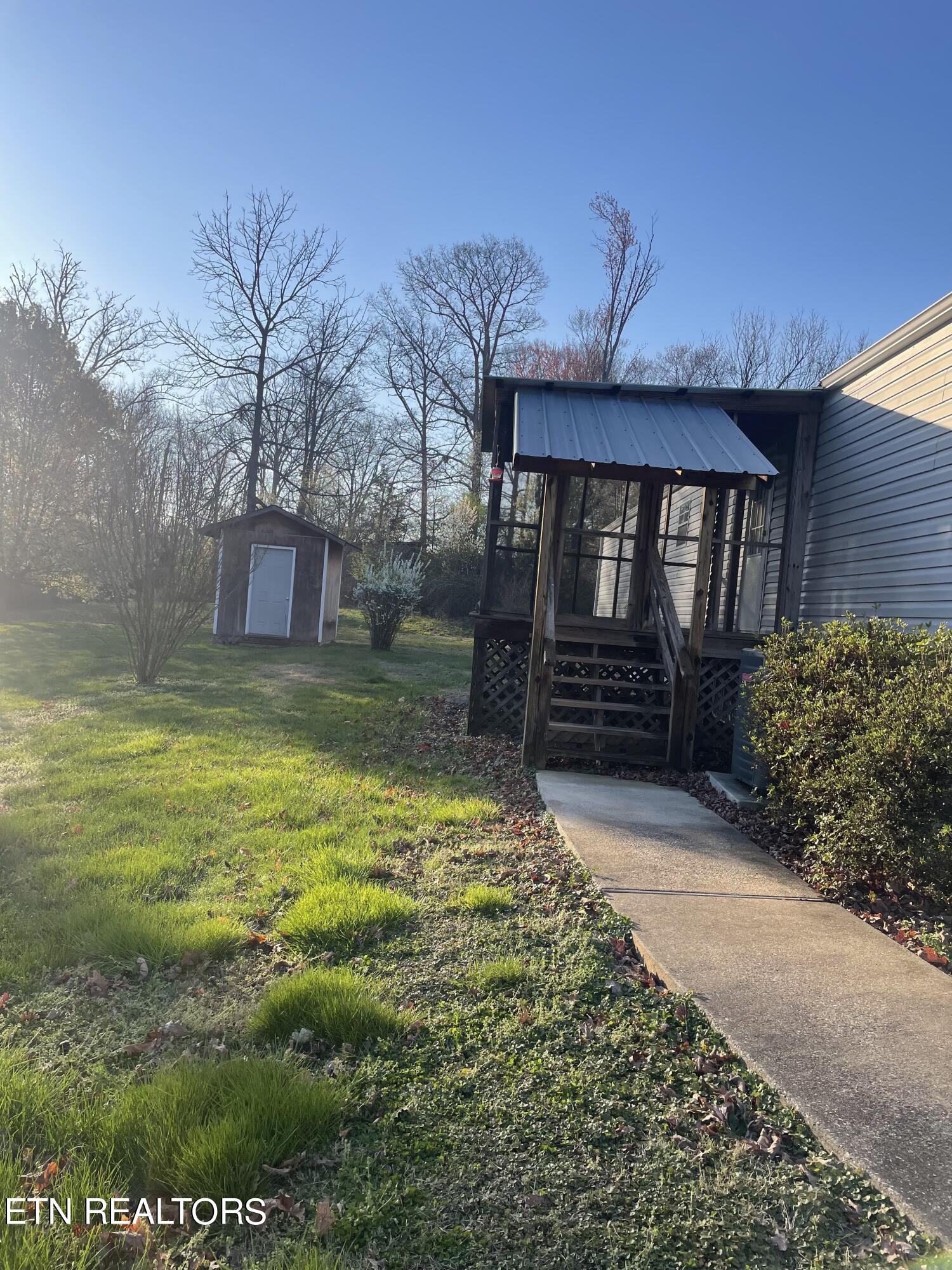 520 Murphy Road Maryville, TN 37801 - Photo 8 of 36 Screened in porch