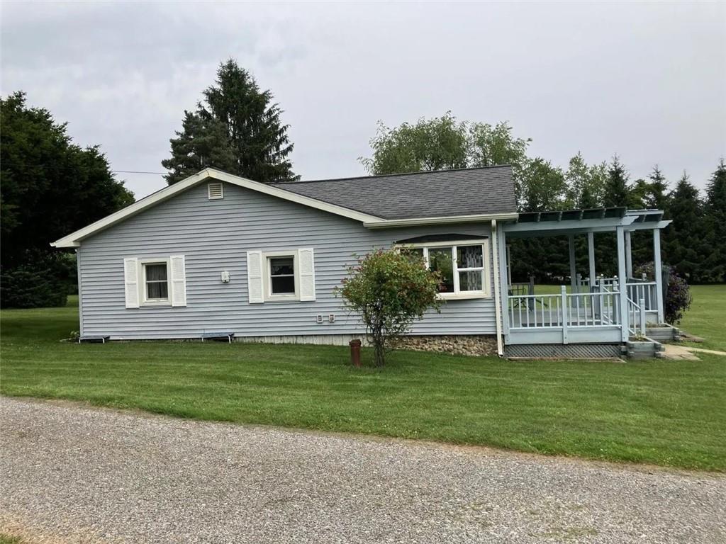 216 Bryson Mill Road New Castle, PA 16102 - Photo 3 of 39