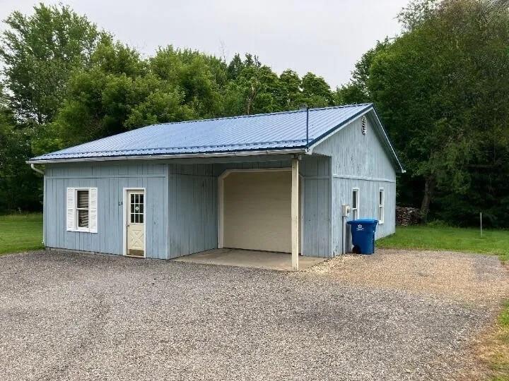 216 Bryson Mill Road New Castle, PA 16102 - Photo 5 of 39