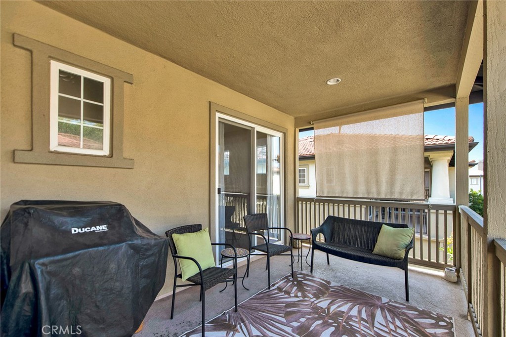 9 Darlington Irvine, CA 92620 - Photo 15 of 21 a living room with furniture and a window