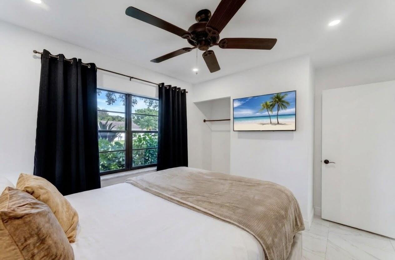 9819 Spanish Isles Drive Boca Raton, FL 33496 - Photo 31 of 33 IMG_6696