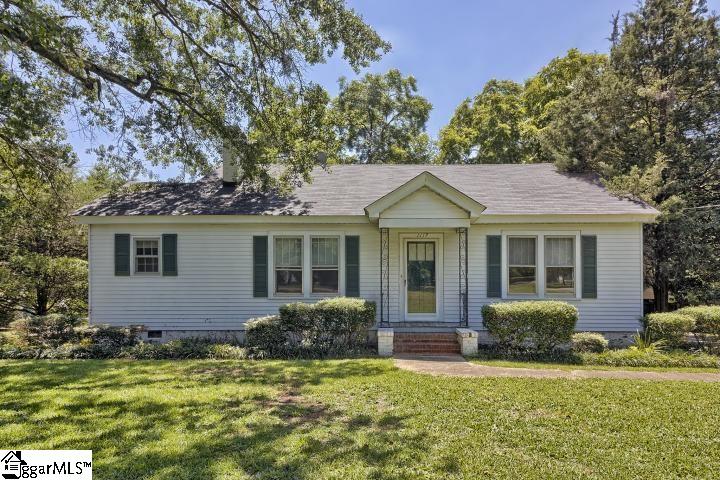 1117 Locust Hill Road Greer, SC 29651 - Photo 1 of 16 Front of House