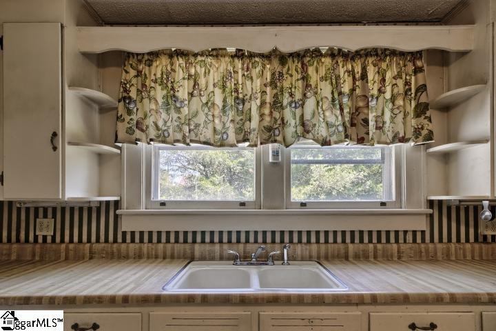 1117 Locust Hill Road Greer, SC 29651 - Photo 6 of 16