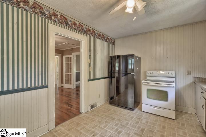 1117 Locust Hill Road Greer, SC 29651 - Photo 7 of 16