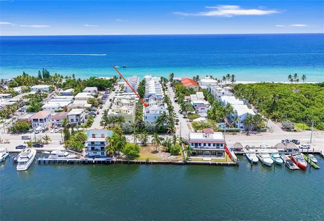 $1,880,000 | 347 Oak Street, Unit B1, Hollywood, FL 33019