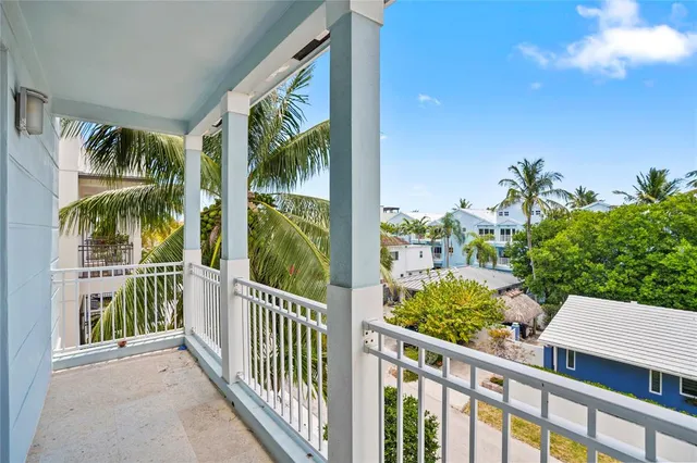 $1,880,000 | 347 Oak Street, Unit B1, Hollywood, FL 33019