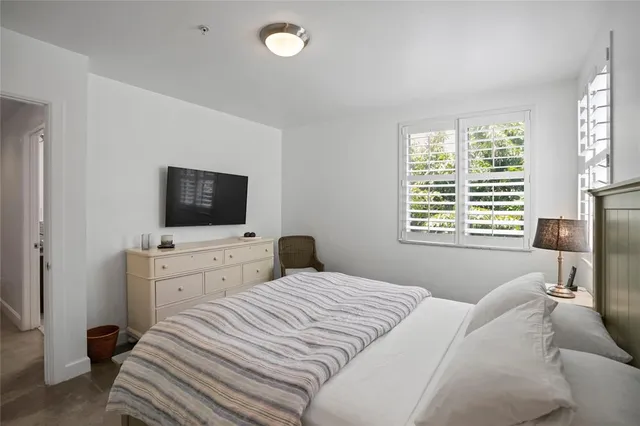 $1,880,000 | 347 Oak Street, Unit B1, Hollywood, FL 33019