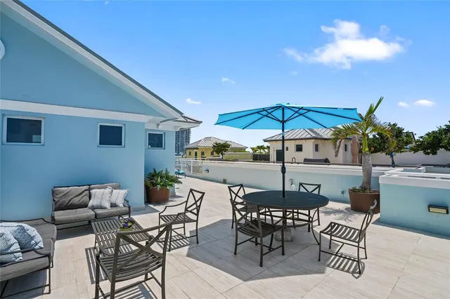 $1,880,000 | 347 Oak Street, Unit B1, Hollywood, FL 33019