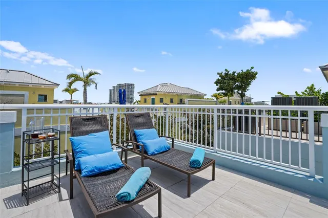 $1,880,000 | 347 Oak Street, Unit B1, Hollywood, FL 33019
