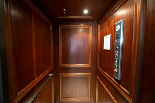 $1,880,000 | 347 Oak Street, Unit B1, Hollywood, FL 33019