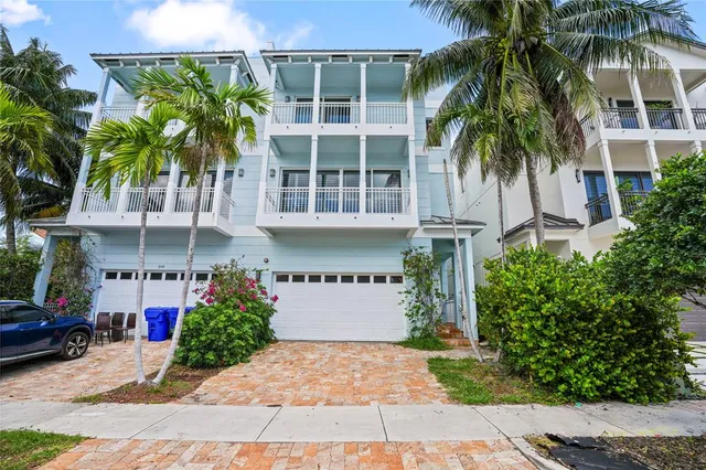 $1,880,000 | 347 Oak Street, Unit B1, Hollywood, FL 33019