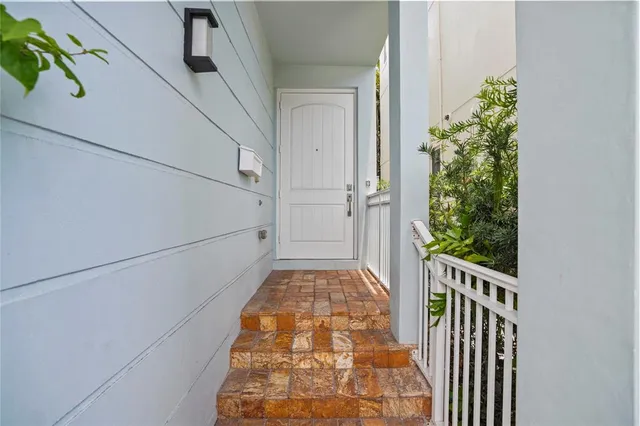 $1,880,000 | 347 Oak Street, Unit B1, Hollywood, FL 33019