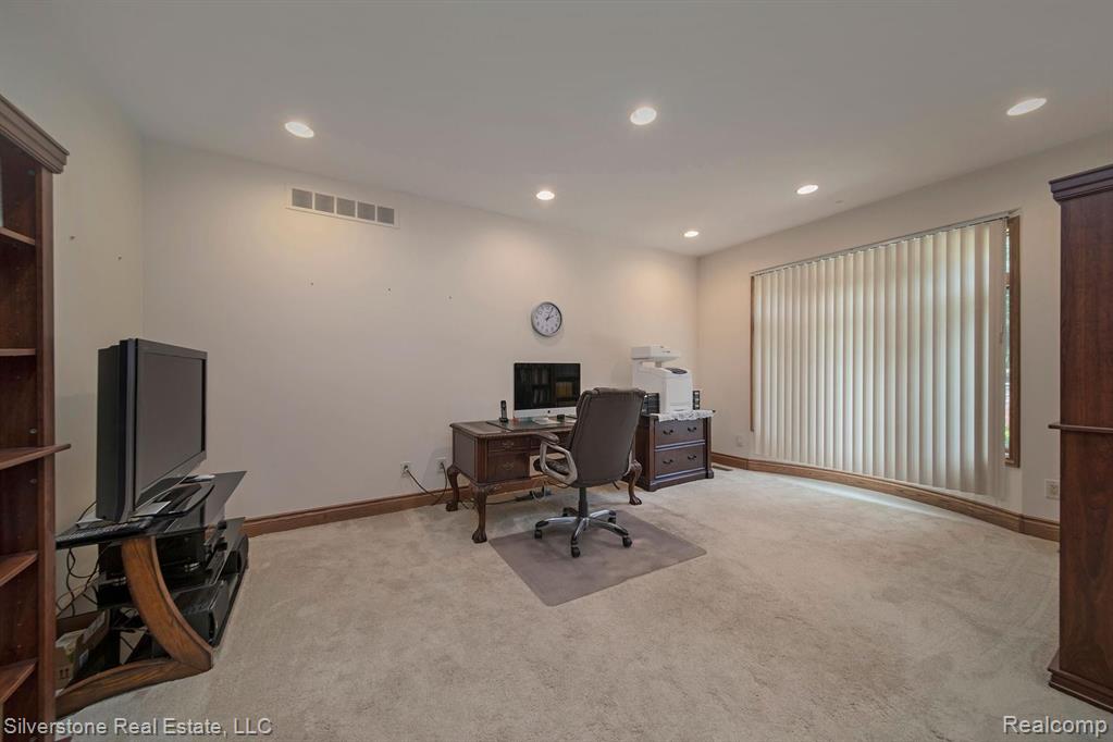 1913 Arthurs Way Rochester Hills, MI 48306 - Photo 25 of 61