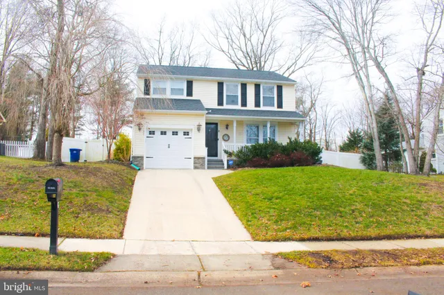 $465,000 | 6 Kingsley Avenue, Marlton, NJ 08053