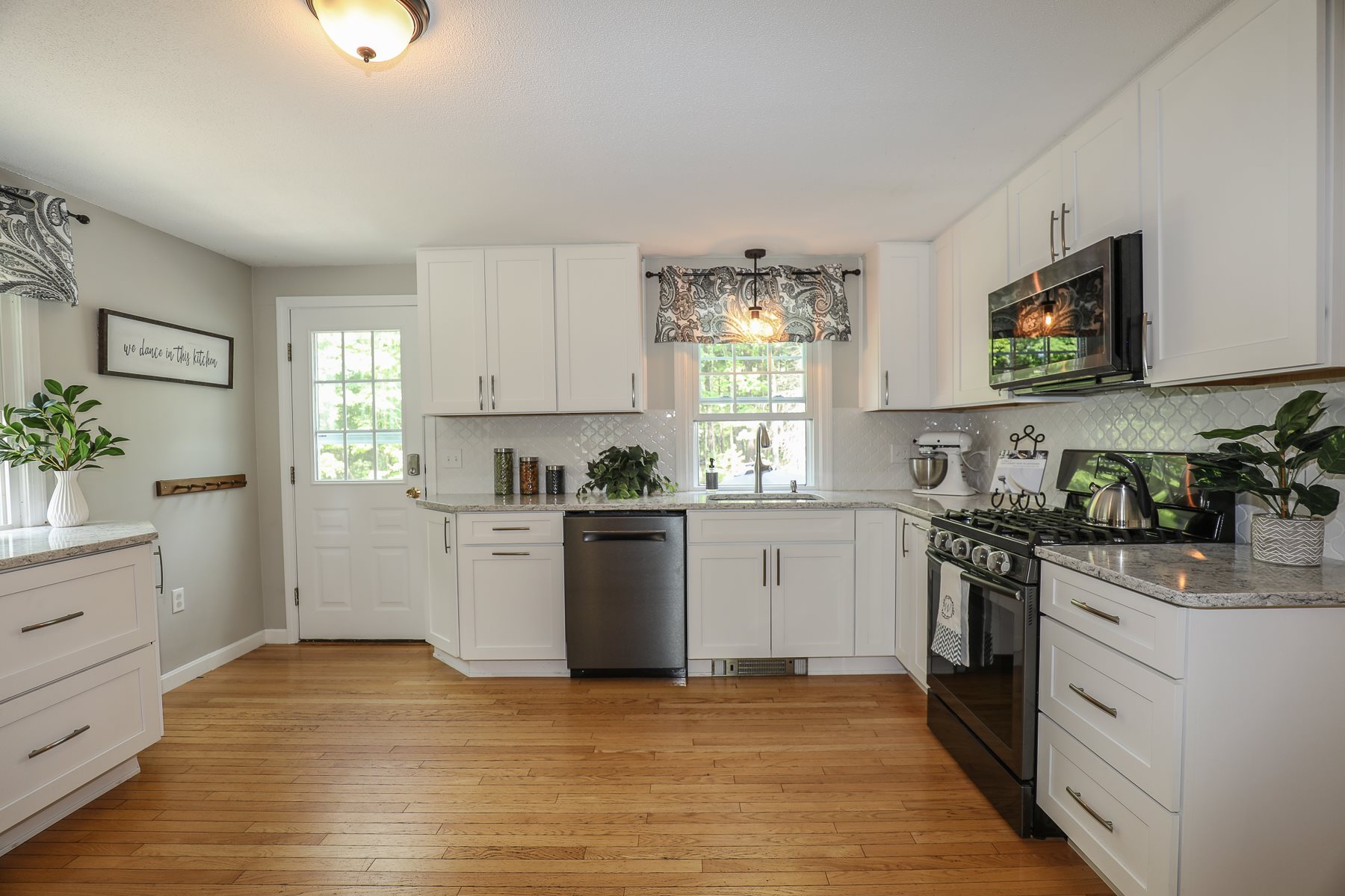 32 Wiley Hill Road Londonderry, NH 03053 - Photo 16 of 40 Gallery Image 16