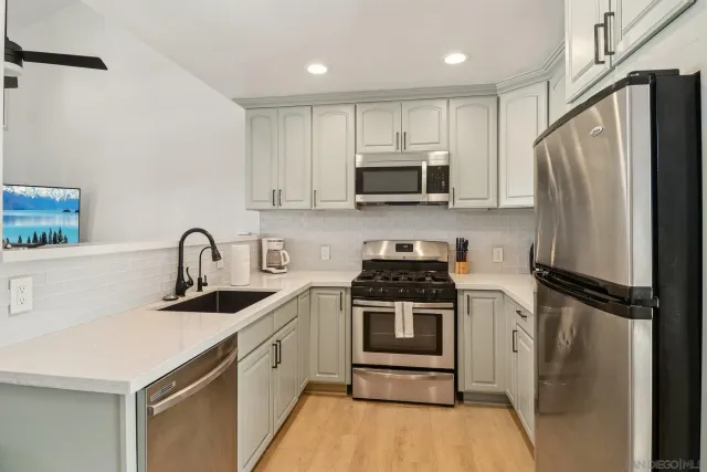 a view of livingroom with furniture