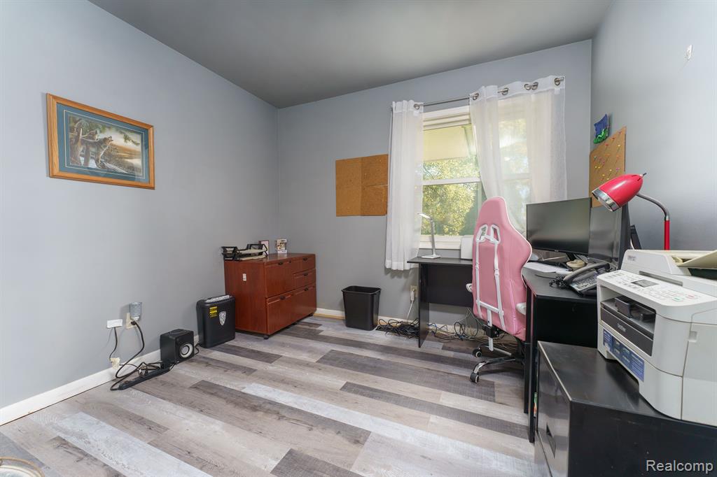 5416 Torrey Road Flint, MI 48507 - Photo 18 of 32