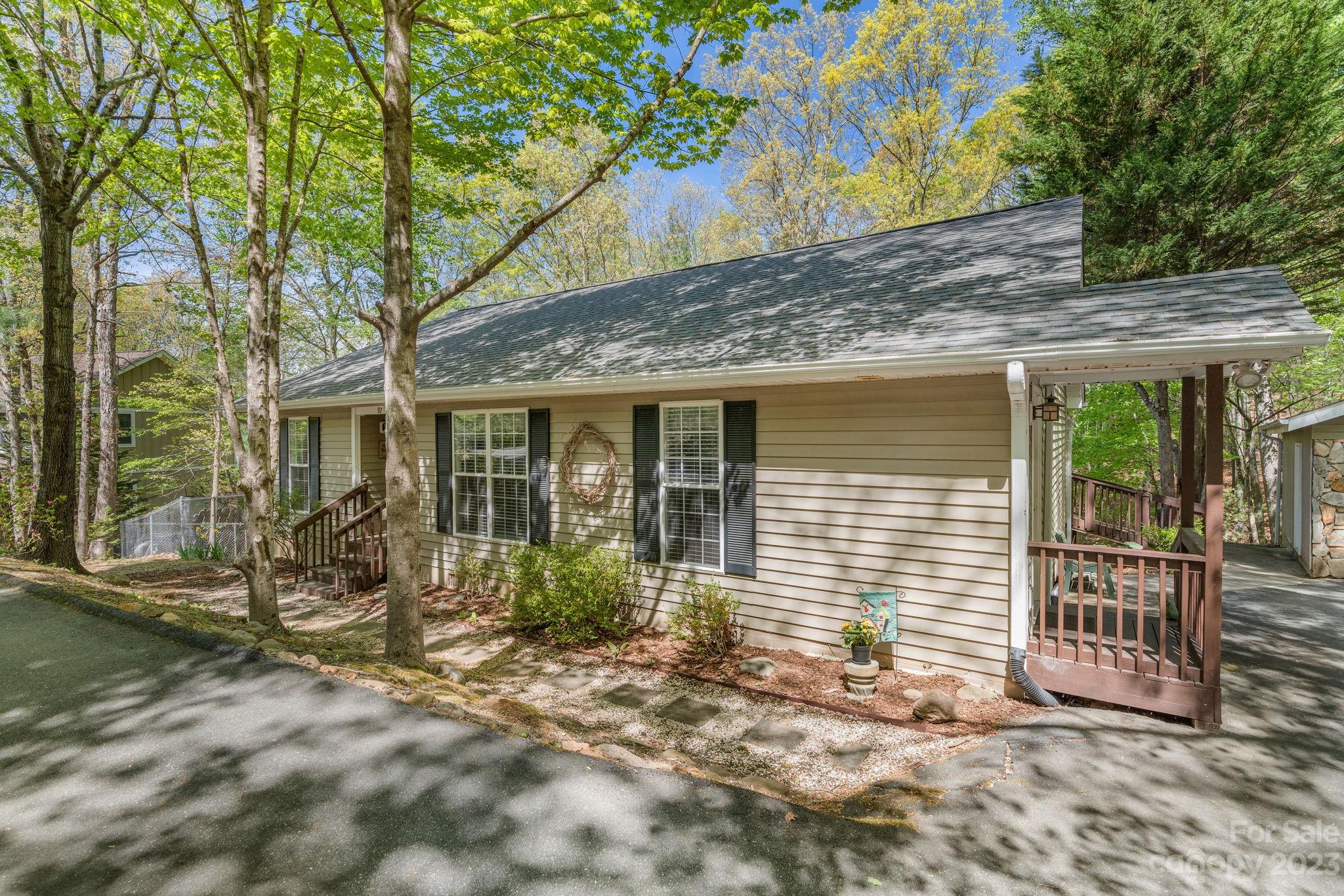 92 Harrison Hill Road Swannanoa, NC 28778 - Photo 3 of 33 Gallery Image 3