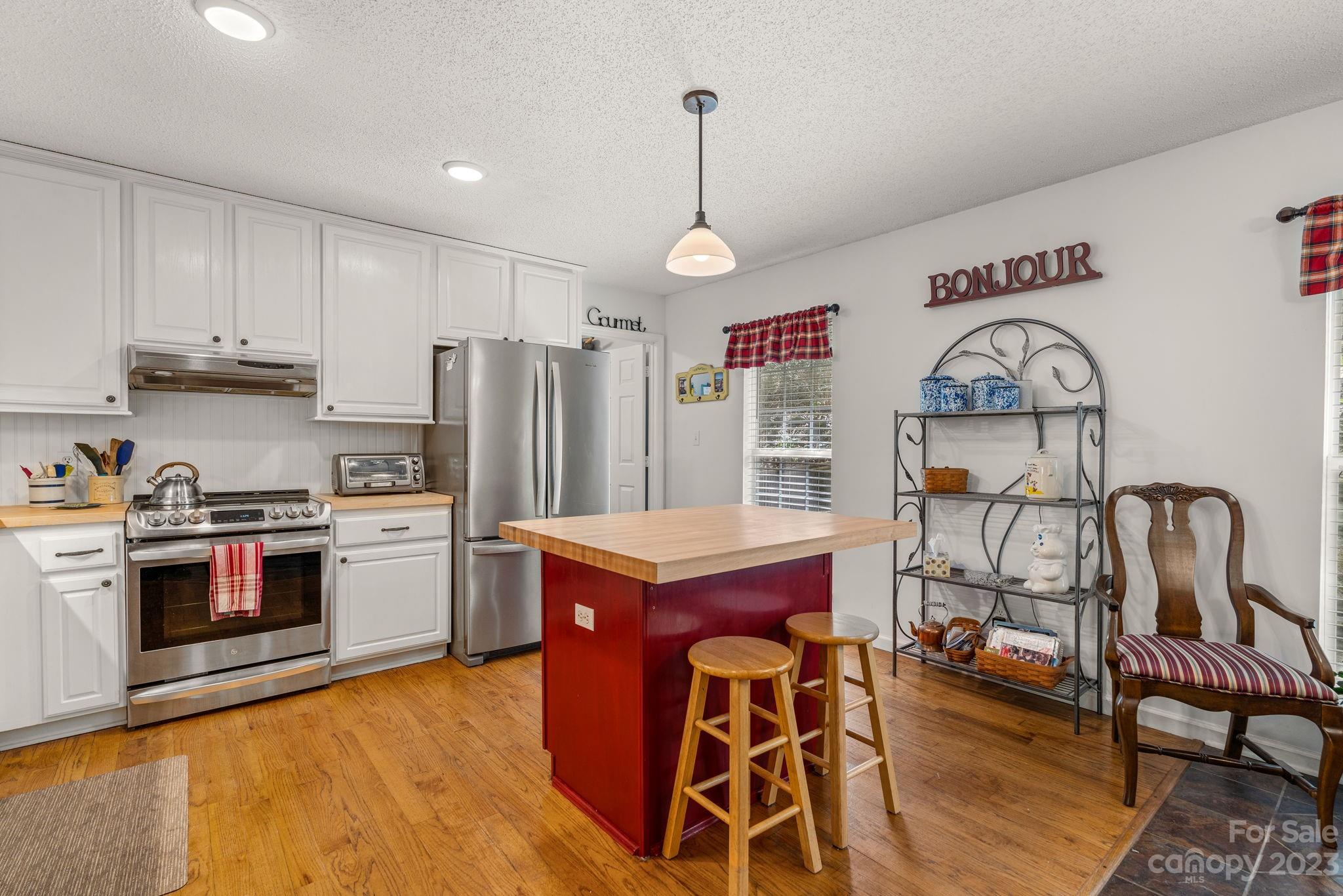 92 Harrison Hill Road Swannanoa, NC 28778 - Photo 6 of 33 Gallery Image 6