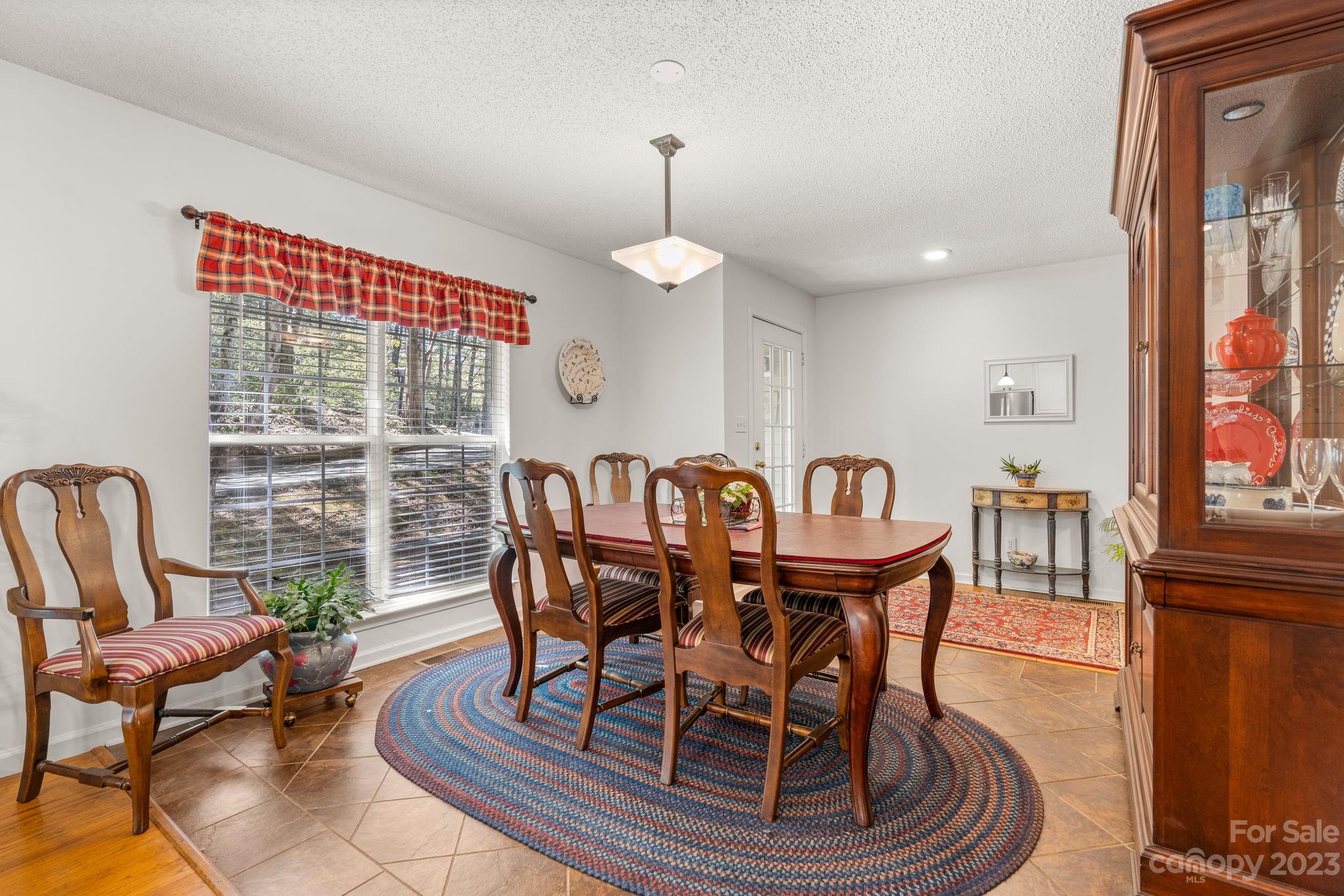 92 Harrison Hill Road Swannanoa, NC 28778 - Photo 8 of 33 Gallery Image 8