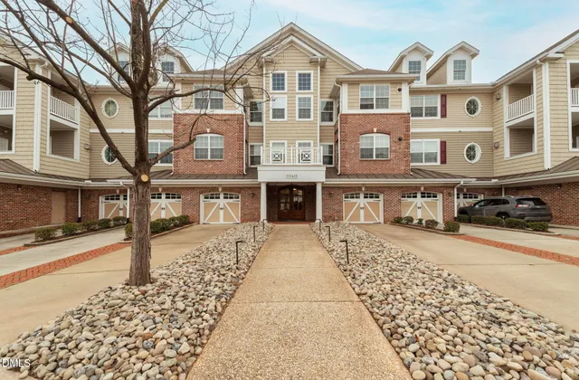 $350,000 | 10411 Rosegate Court, Unit 301, Raleigh, NC 27617