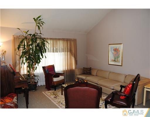 14 Harper Road Monmouth Junction, NJ 08852 - Photo 2 of 20 Gallery Image 2