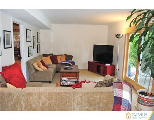 14 Harper Road Monmouth Junction, NJ 08852 - Photo 7 of 20 Gallery Image 7