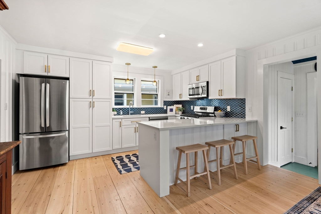 63 Green Street Marblehead, MA 01945 - Photo 12 of 33
