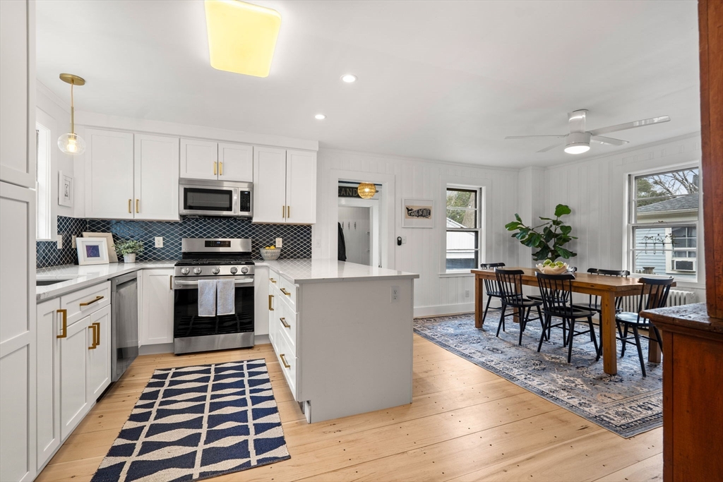 63 Green Street Marblehead, MA 01945 - Photo 8 of 33