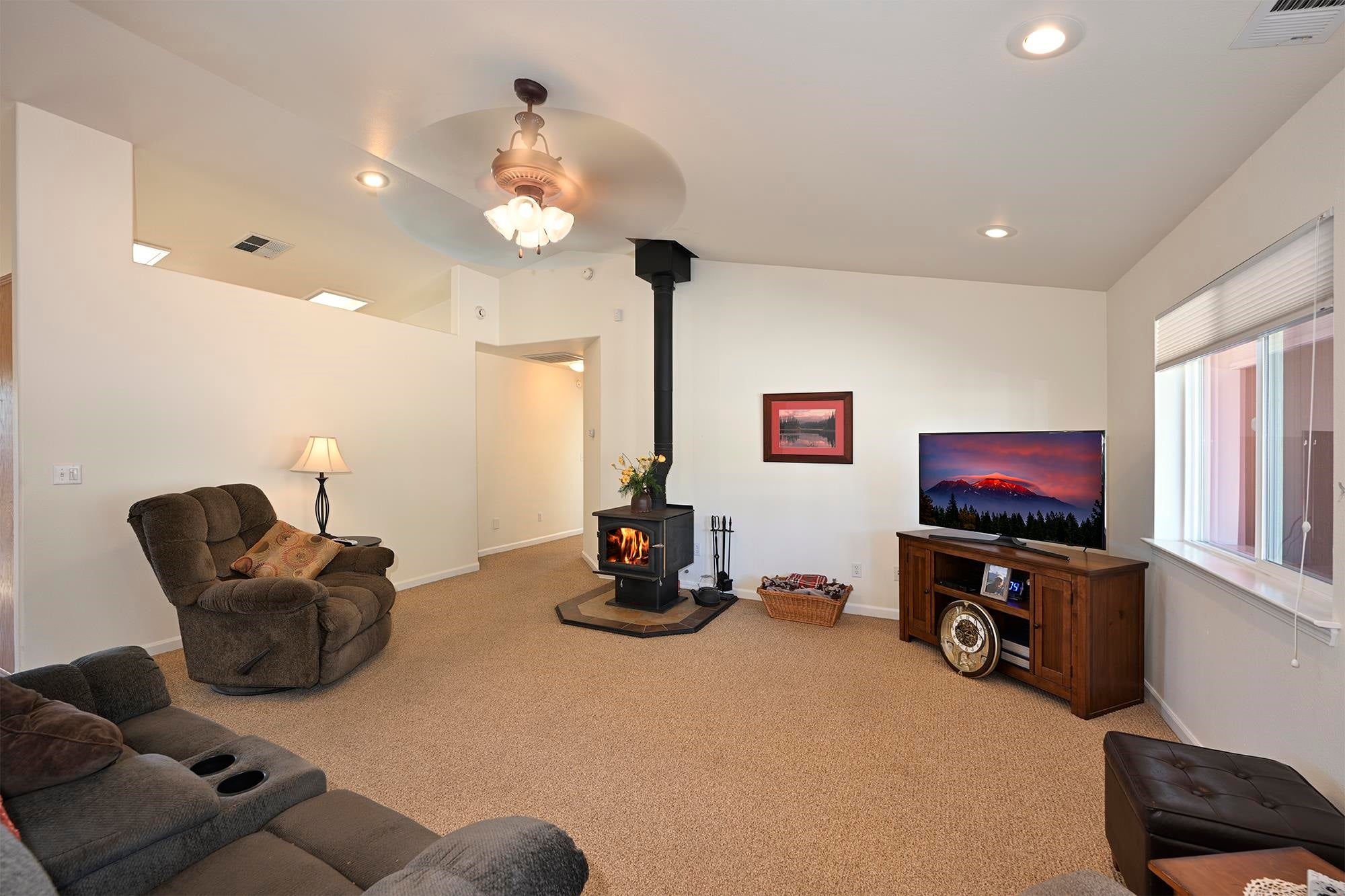 5145 Muskrat Road Weed, CA 96094 - Photo 5 of 36 Gallery Image 5