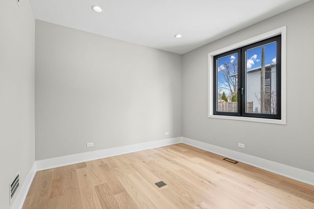 $2,250,000 | Undisclosed Address, Glenview, IL 60025