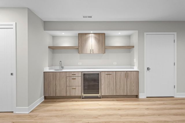 $2,250,000 | Undisclosed Address, Glenview, IL 60025