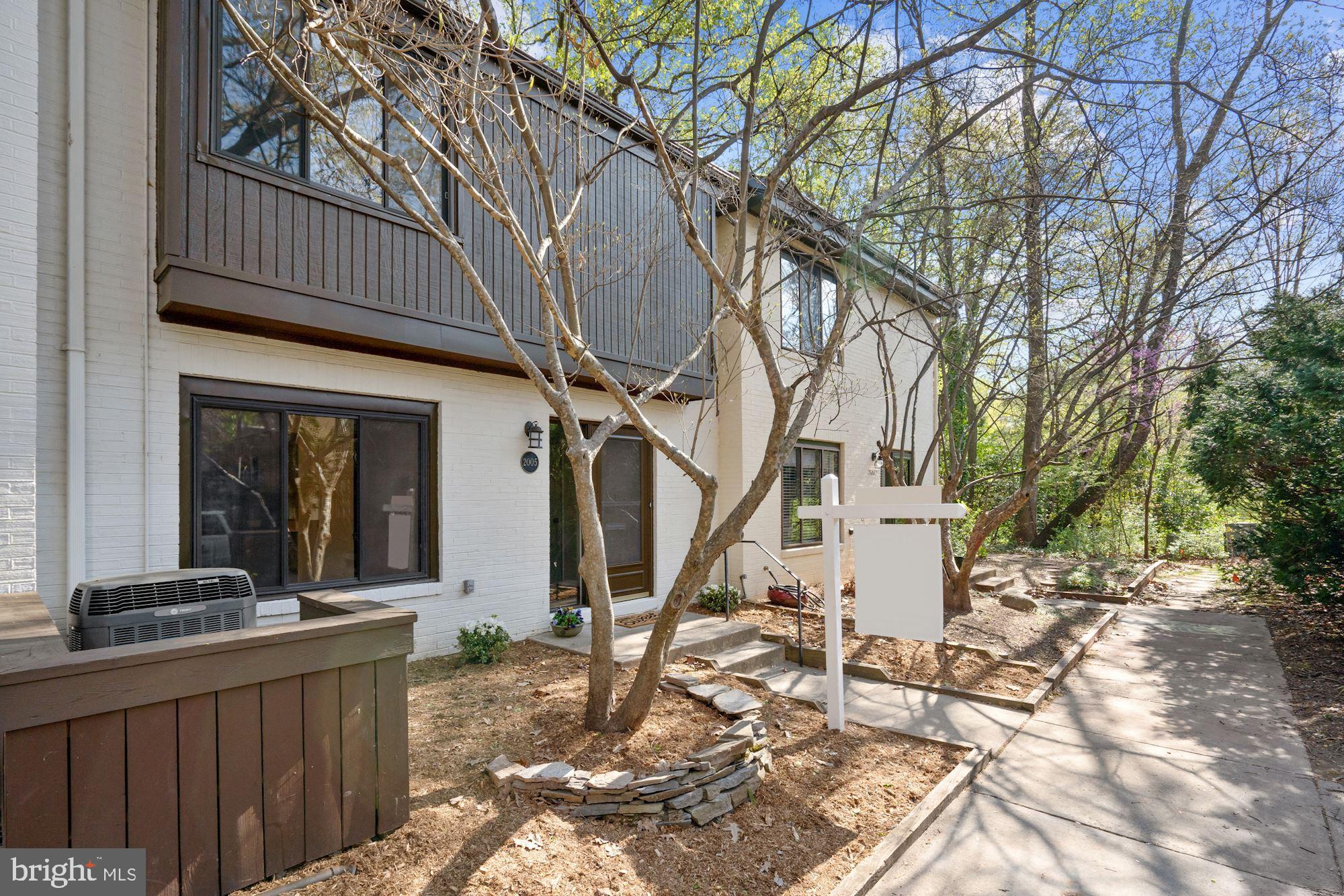 2005 Sarazen Place Reston, VA 20191 - Photo 2 of 35